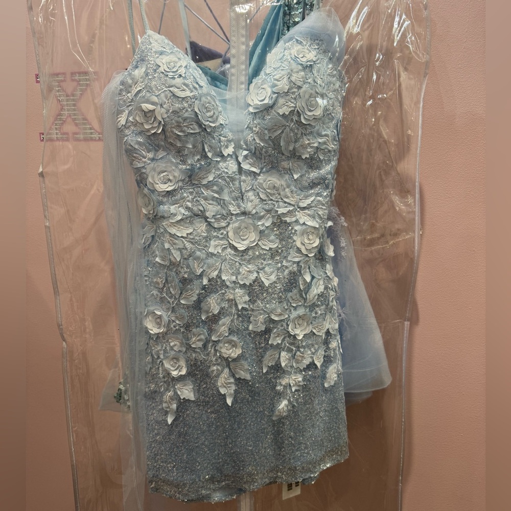 Baby blue dress 👗